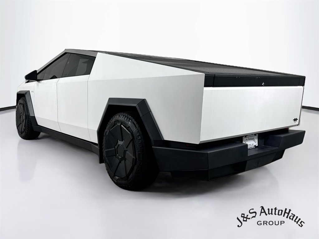 Used 2024 Tesla Cybertruck Cyberbeast AWD/4WD image 5