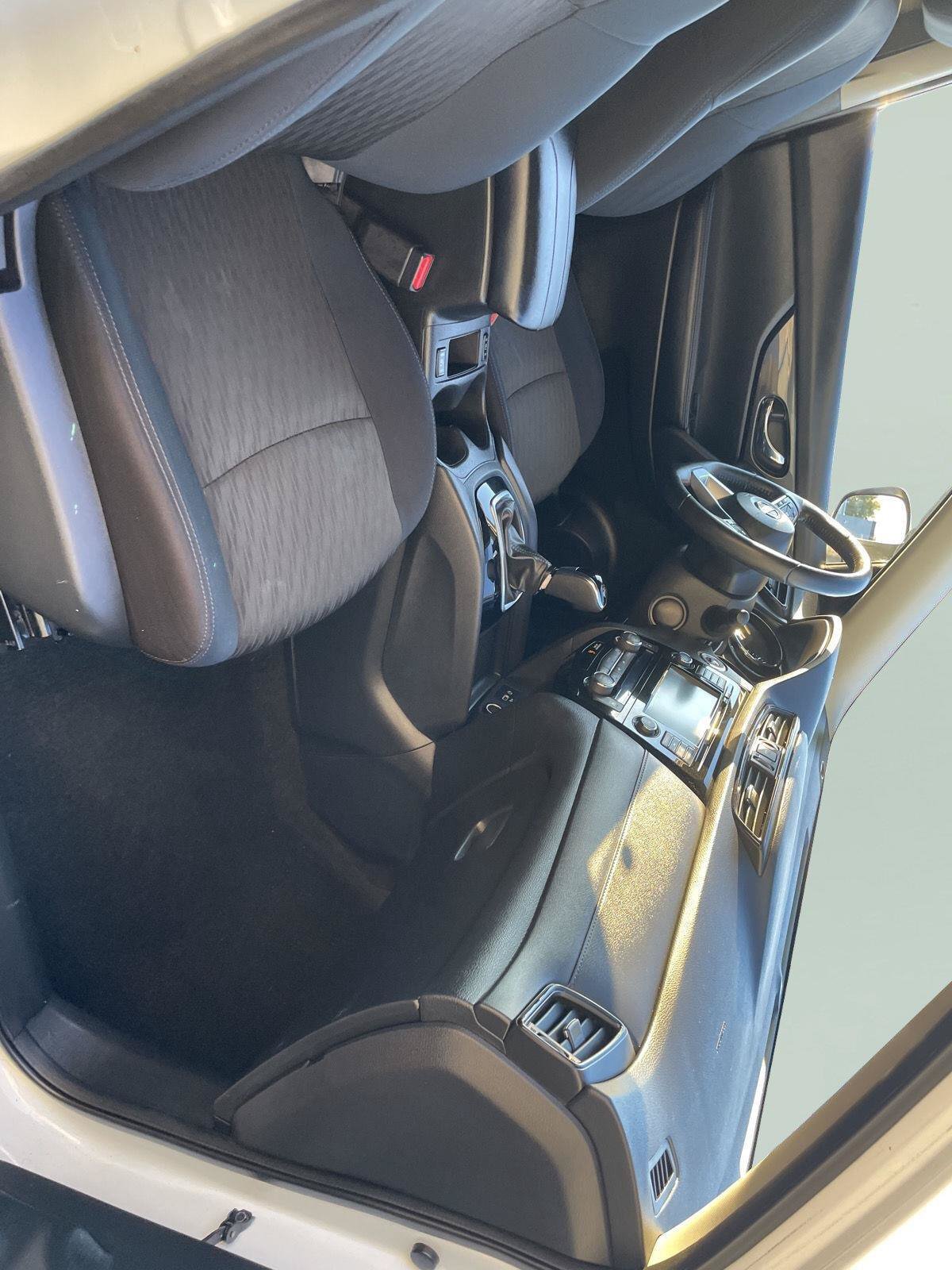 Used 2018 Nissan Rogue SV AWD/4WD image 23