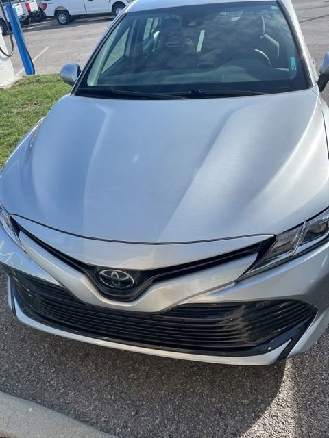 Used 2020 Toyota Camry LE image 2