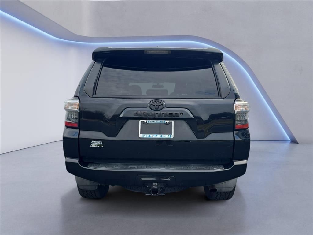 Used 2016 Toyota 4Runner SR5 image 4