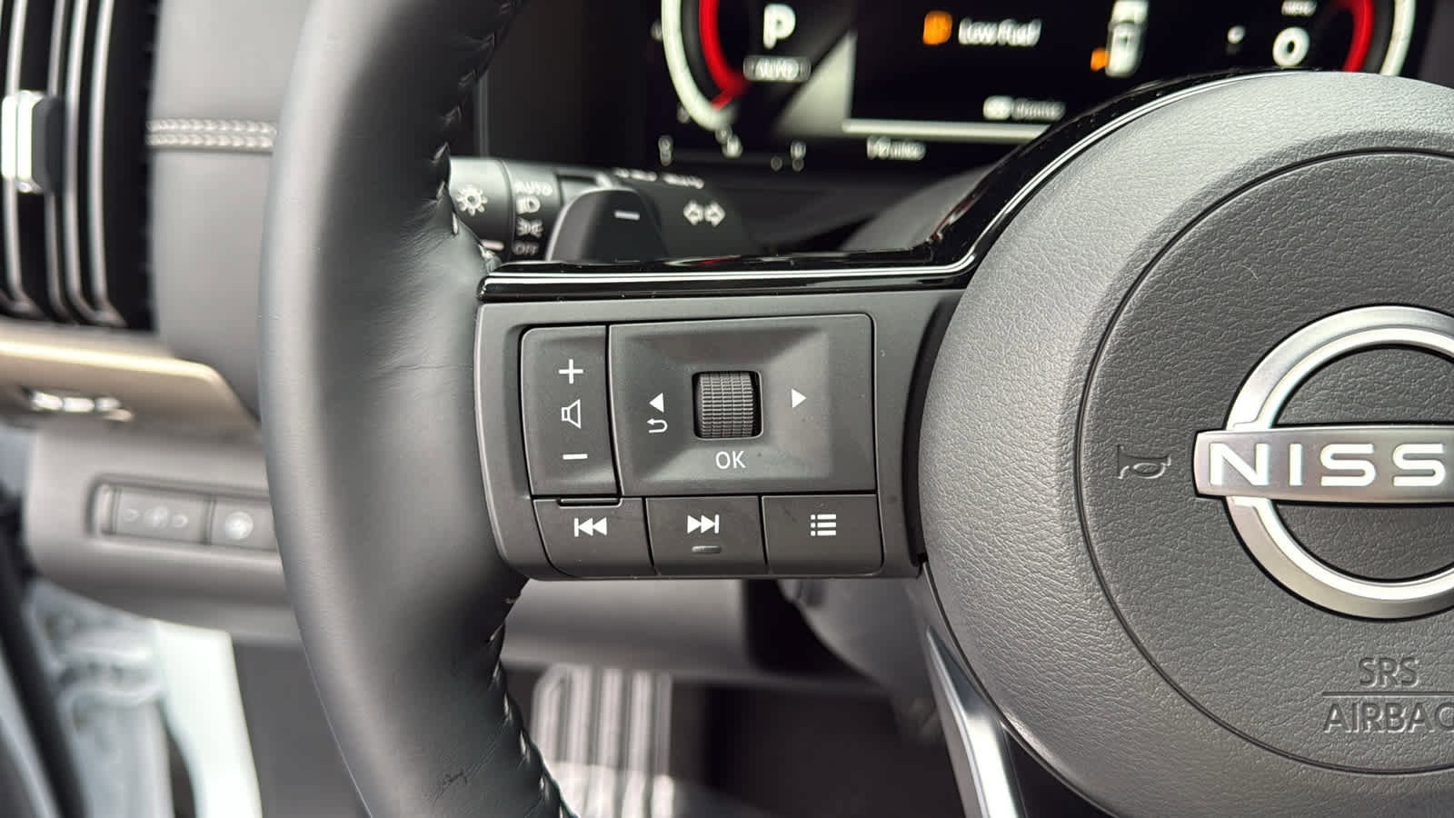 New 2025 Nissan Pathfinder Platinum w/ Cargo Package image 29