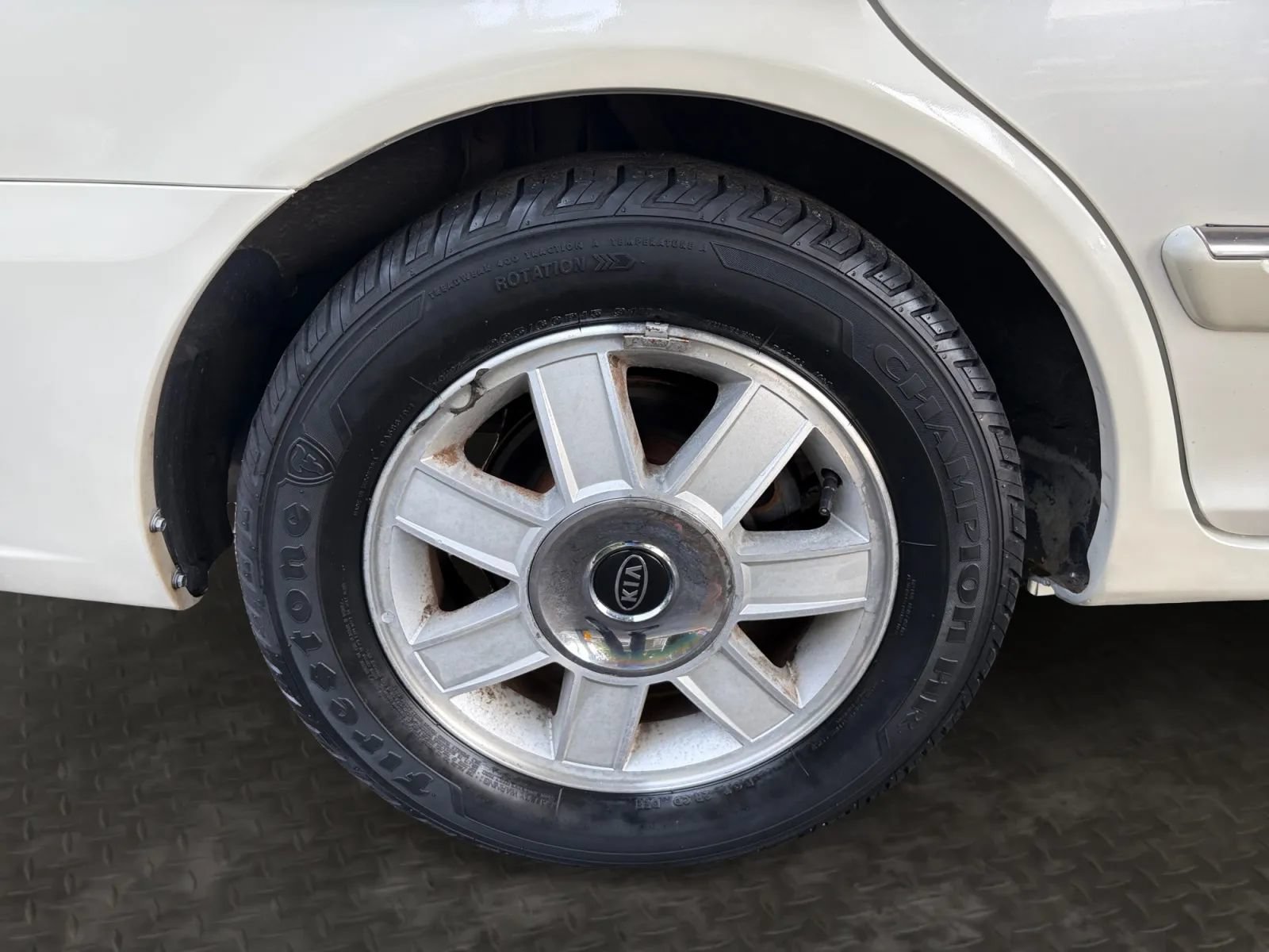 Used 2004 Kia Optima FWD image 35