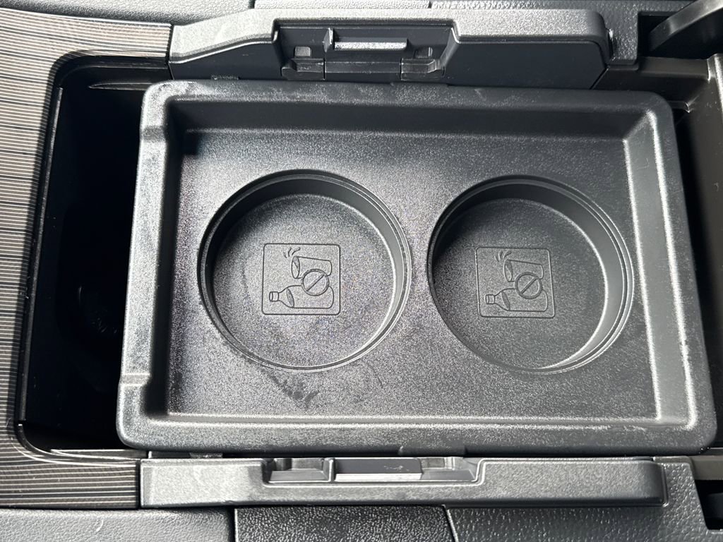 Used 2024 Toyota Venza XLE AWD/4WD image 28