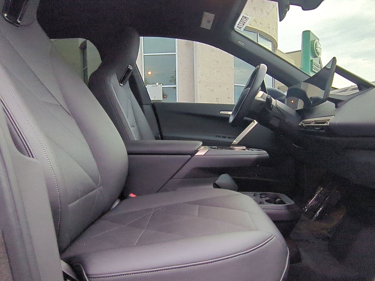 Used 2023 BMW iX xDrive50 w/ Sport Package image 26