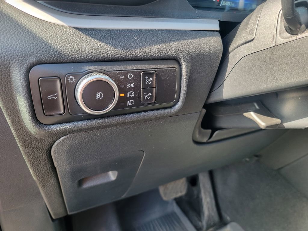 Used 2023 Ford Explorer XLT w/ Equipment Group 202A AWD/4WD image 30