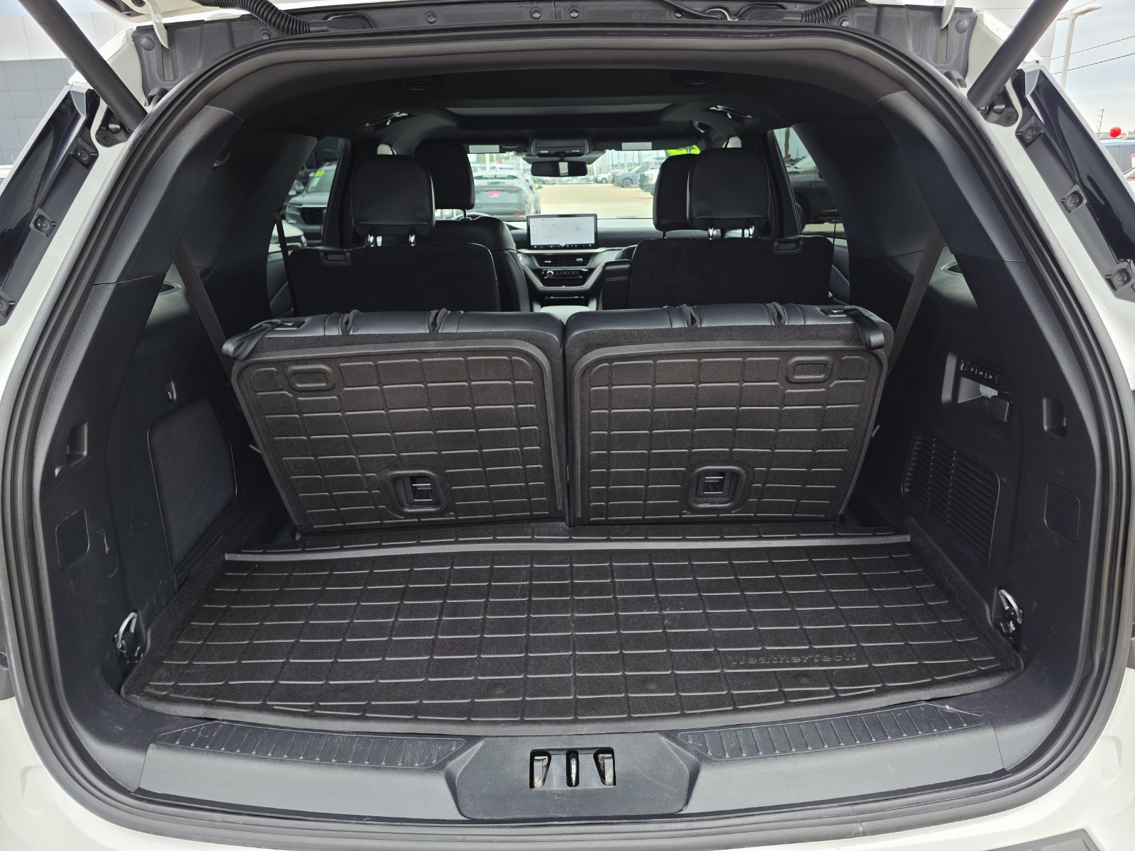 Used 2025 Ford Explorer ST w/ Sun And Sound Package AWD/4WD image 19
