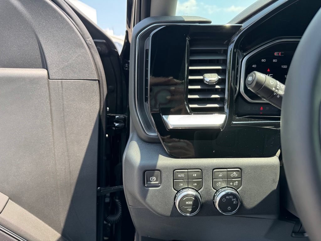 New 2026 GMC Sierra 1500 SLE w/ X31 Off-Road Package AWD/4WD image 14