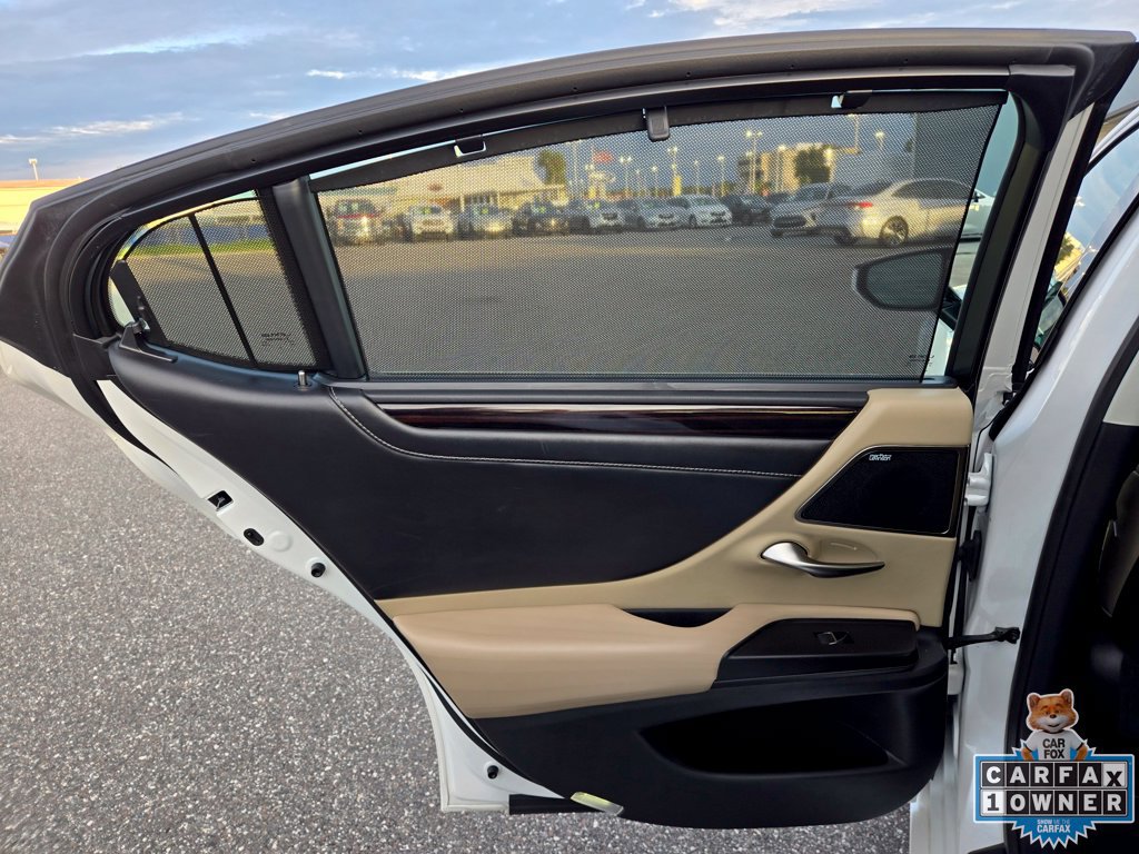 Used 2021 Lexus ES 300h Ultra Luxury w/ Accessory Package FWD image 55