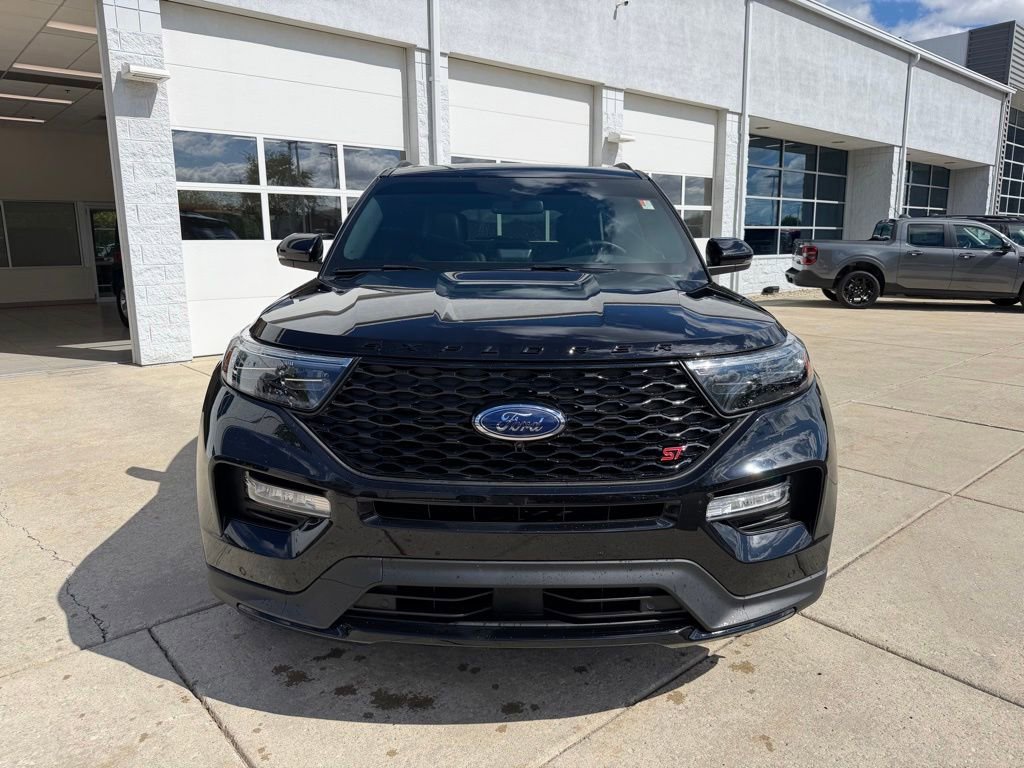 Used 2024 Ford Explorer ST w/ Equipment Group 401A AWD/4WD image 2