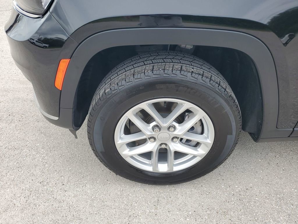 Used 2025 Jeep Grand Cherokee L Laredo w/ Luxury Tech Group I image 18