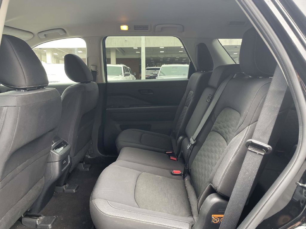 Used 2024 Nissan Pathfinder SV AWD/4WD image 18