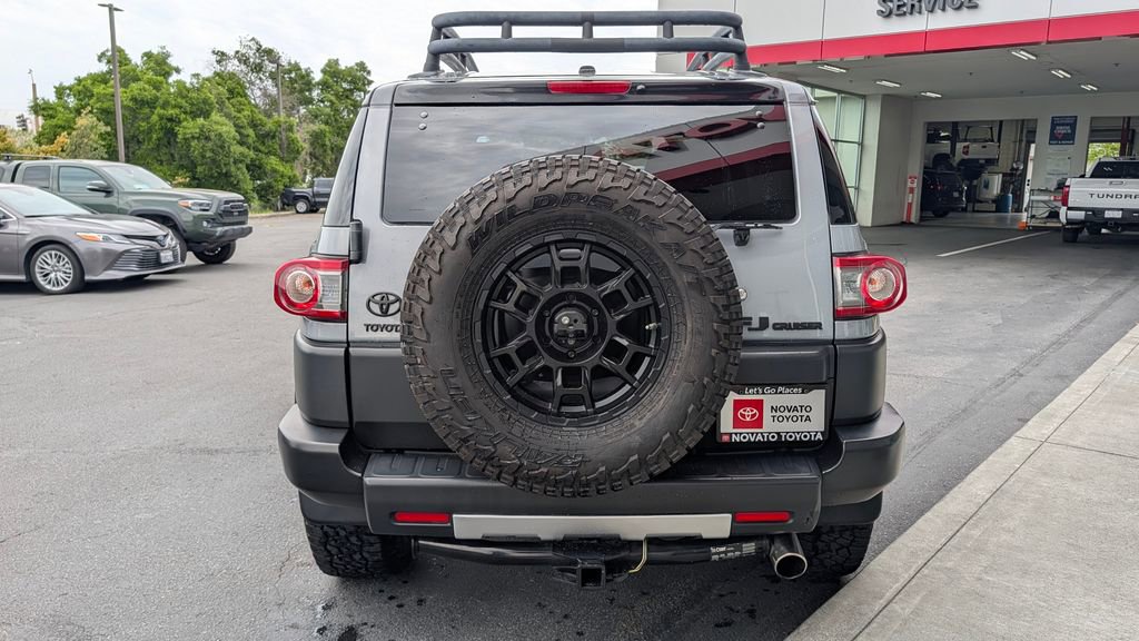 Used 2014 Toyota FJ Cruiser 4WD w/ Convenience Package image 9