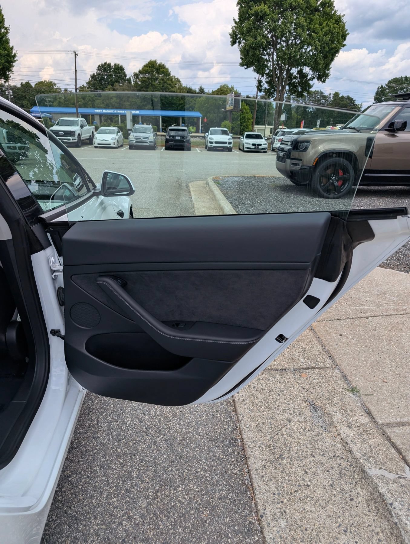 Used 2023 Tesla Model 3 Standard Range RWD image 13