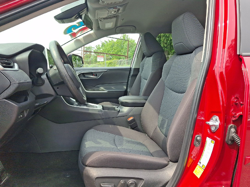 Certified 2025 Toyota RAV4 XLE AWD/4WD image 14