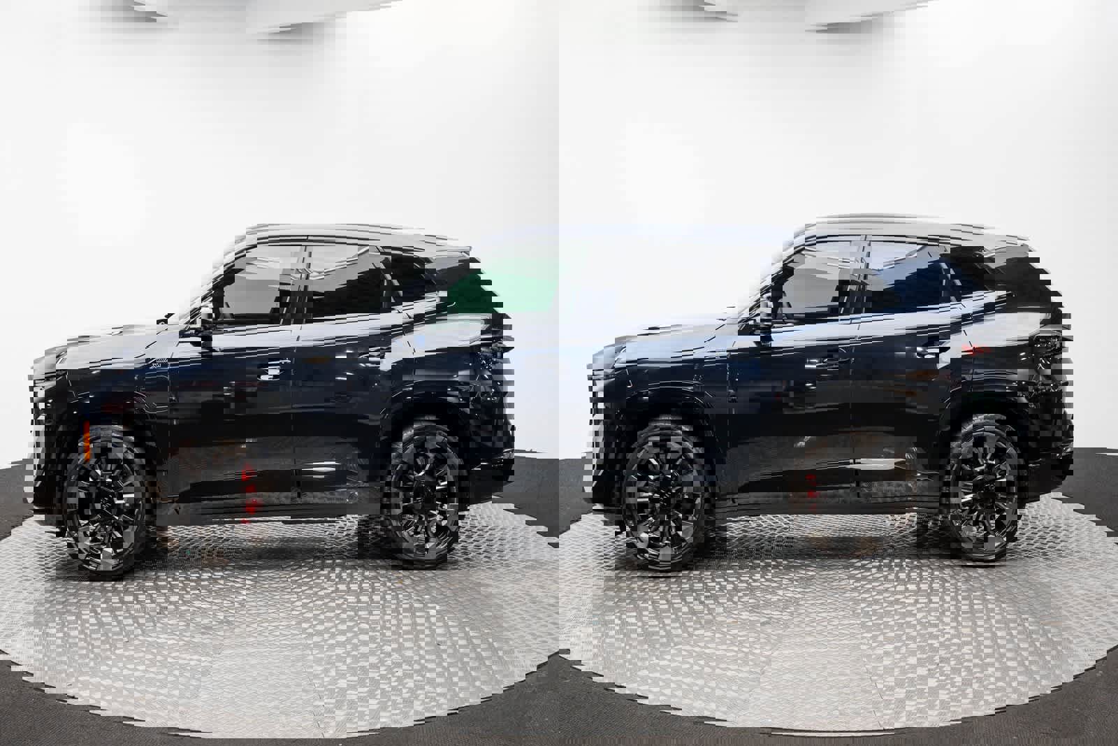 Used 2024 BMW XM image 3