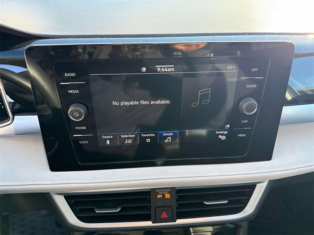 Used 2025 Volkswagen Taos SE image 18