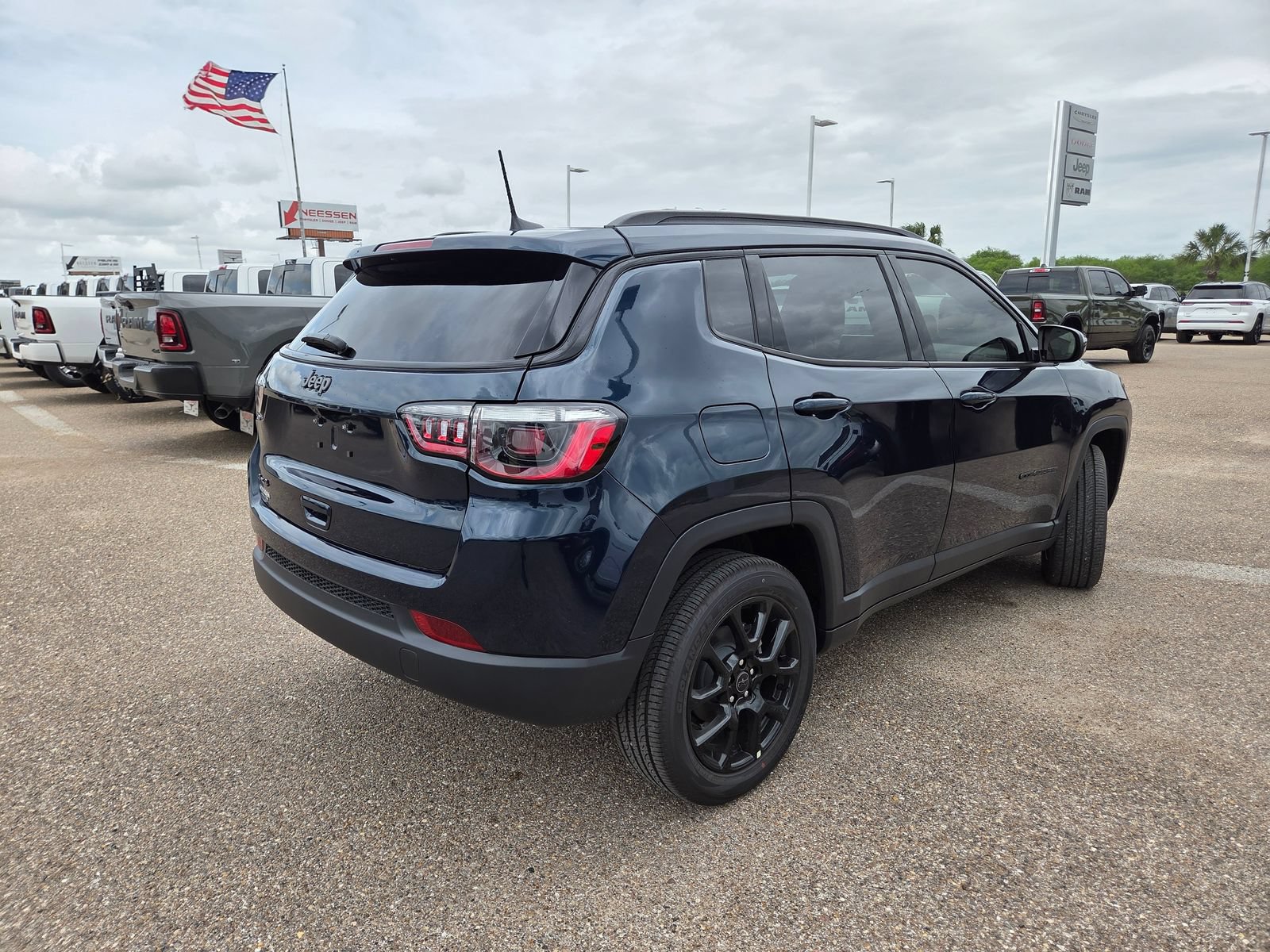New 2026 Jeep Compass Latitude AWD/4WD image 7