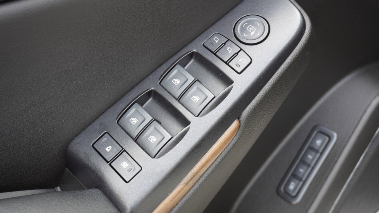 Used 2018 GMC Yukon Denali w/ Denali Ultimate Package image 24