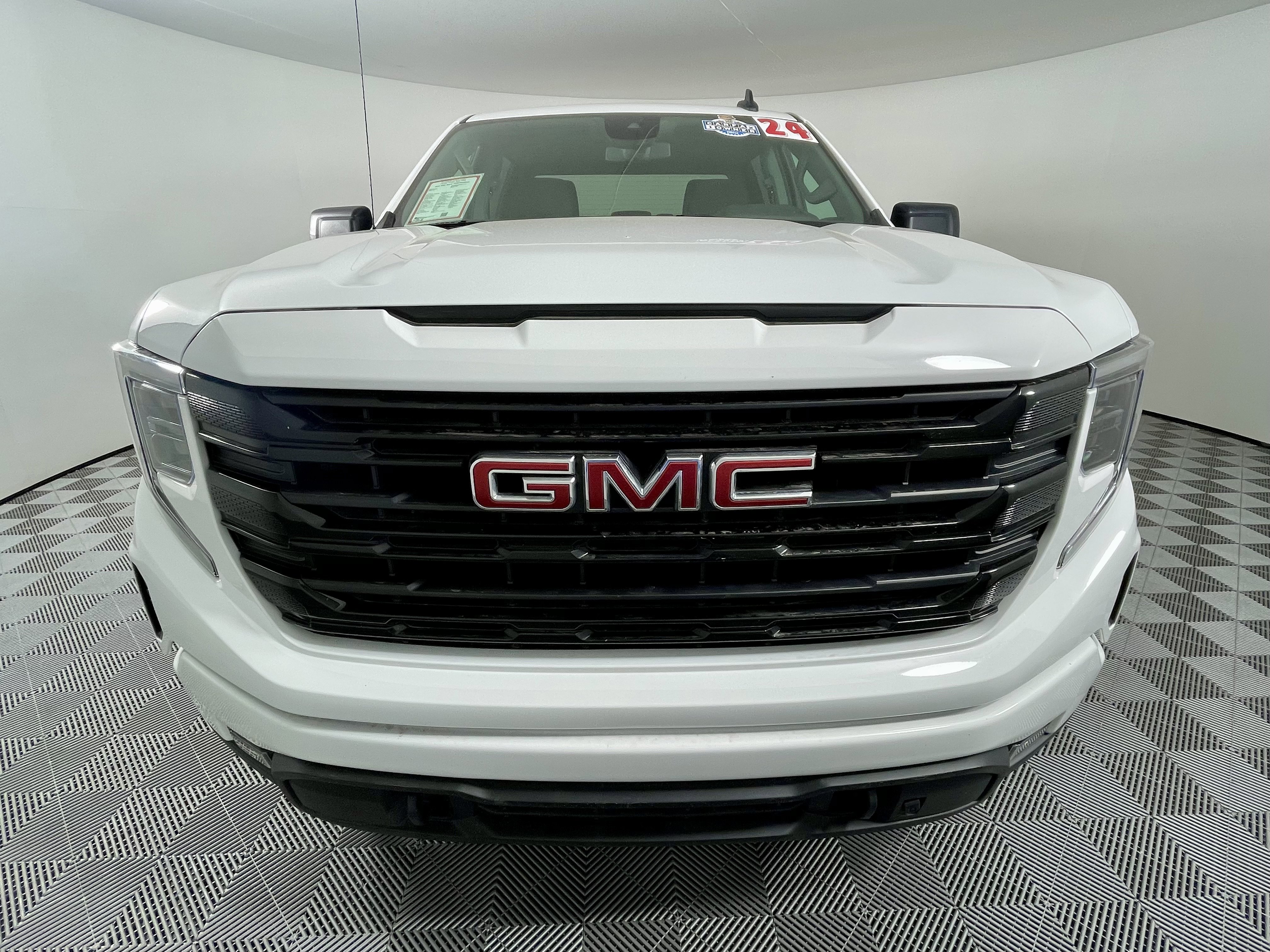 Used 2024 GMC Sierra 1500 Elevation w/ X31 Off-Road Package image 8