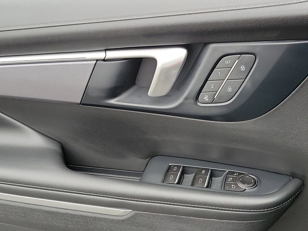 Used 2026 Buick Enclave Sport Touring w/ Power Package FWD image 10