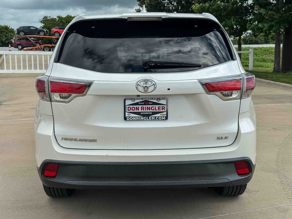 Used 2015 Toyota Highlander XLE FWD image 4