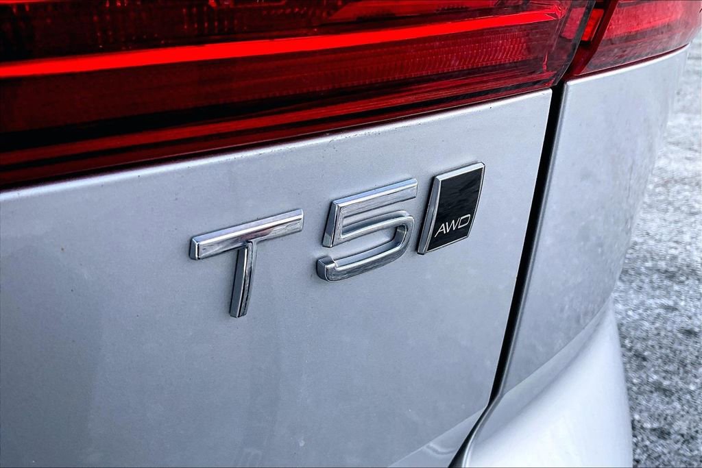 Used 2021 Volvo XC60 T5 Inscription w/ Advanced Package image 24