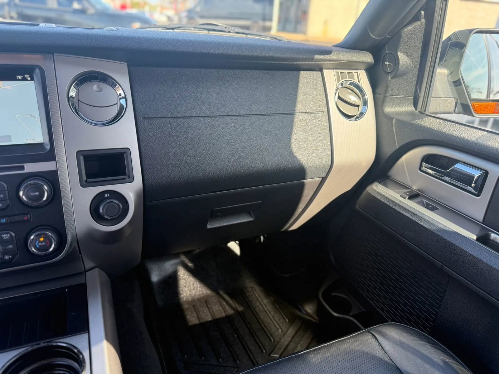 Used 2017 Ford Expedition EL XLT w/ Equipment Group 202A AWD/4WD image 27