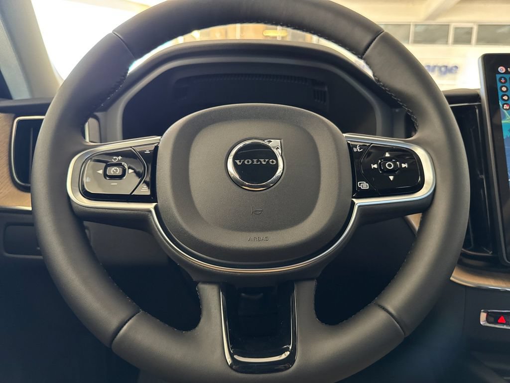 New 2026 Volvo XC60 T8 Plus w/ Climate Package PRO AWD/4WD image 23