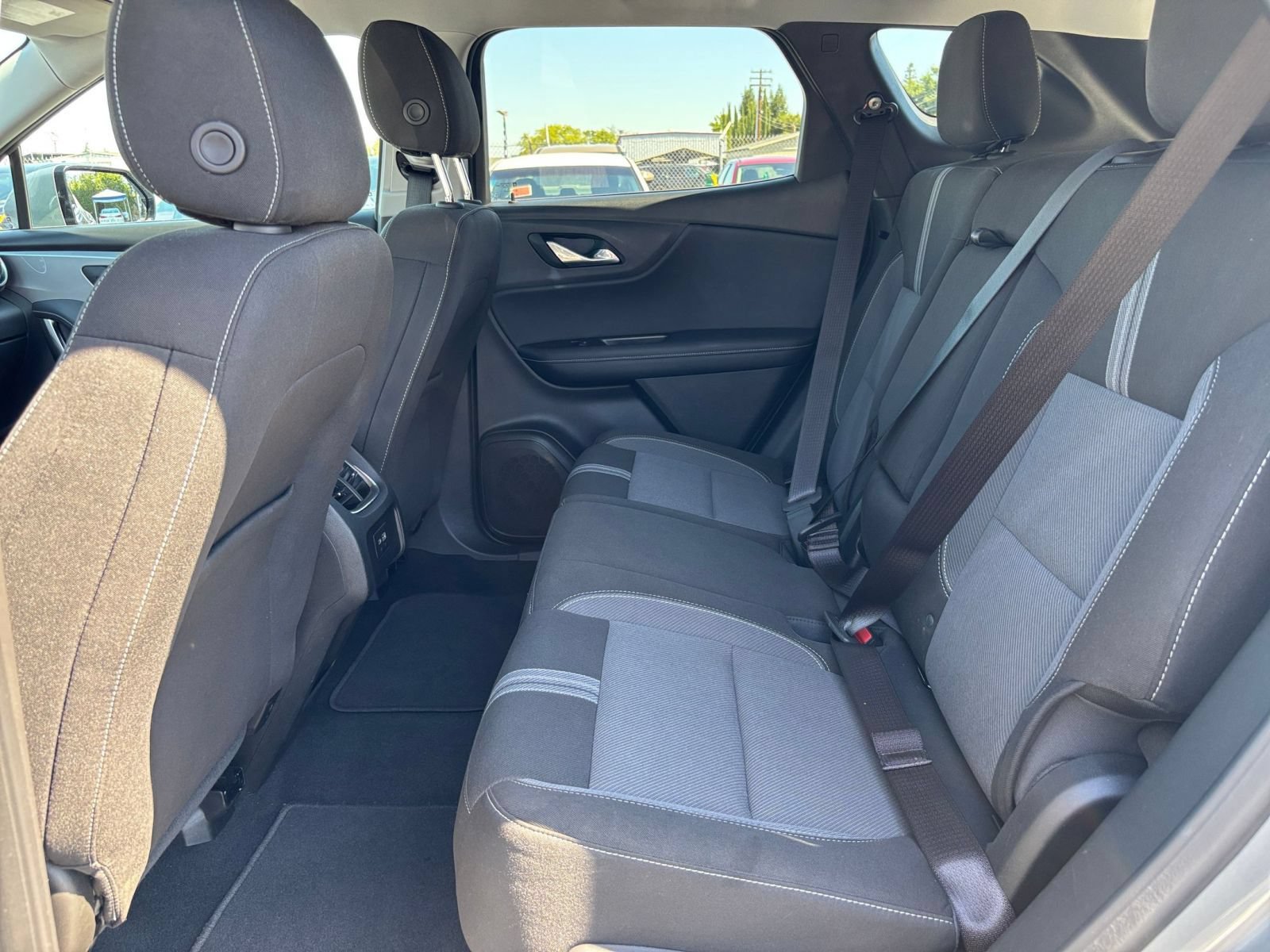Used 2025 Chevrolet Blazer LT FWD image 27