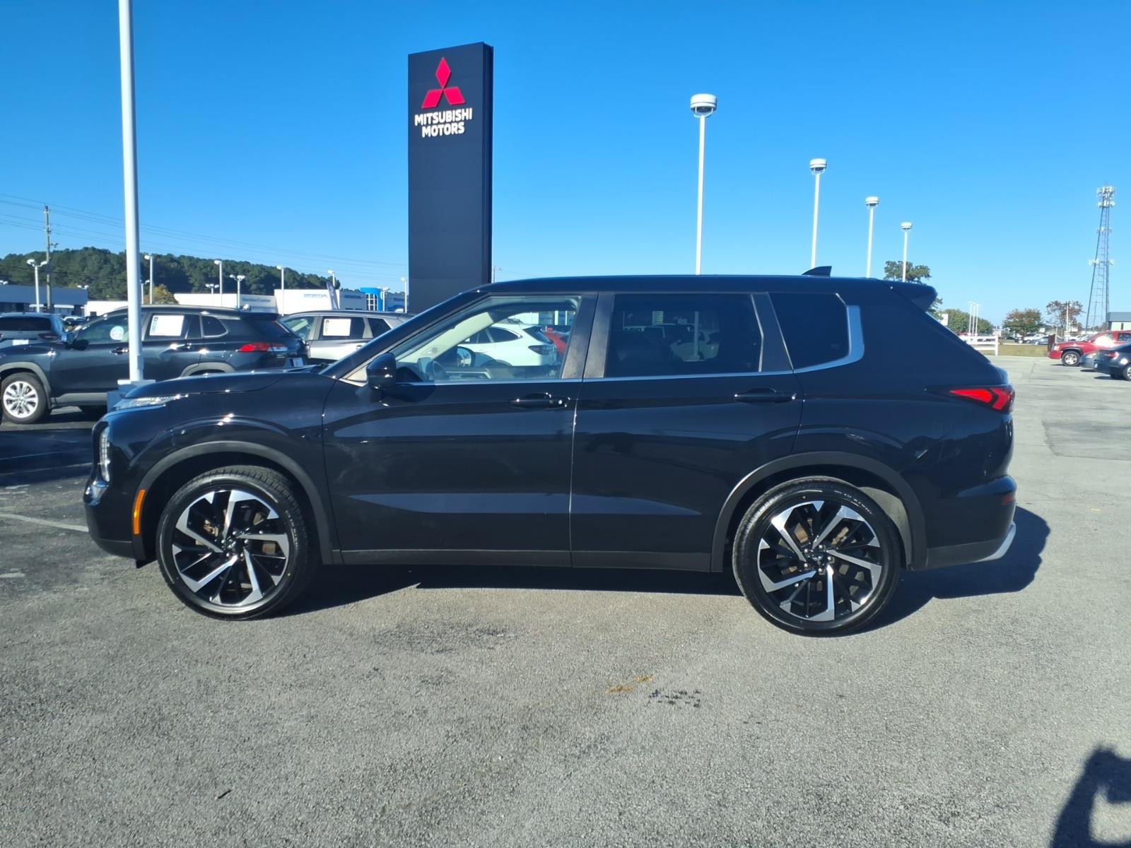 Used 2022 Mitsubishi Outlander SE FWD image 5