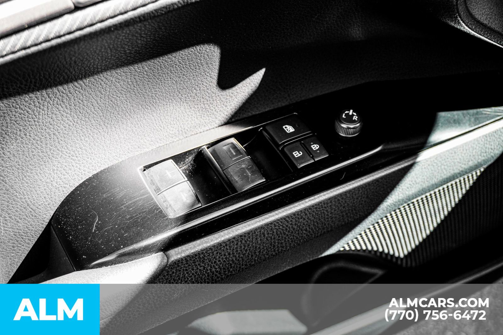 Used 2025 Toyota Camry SE image 52