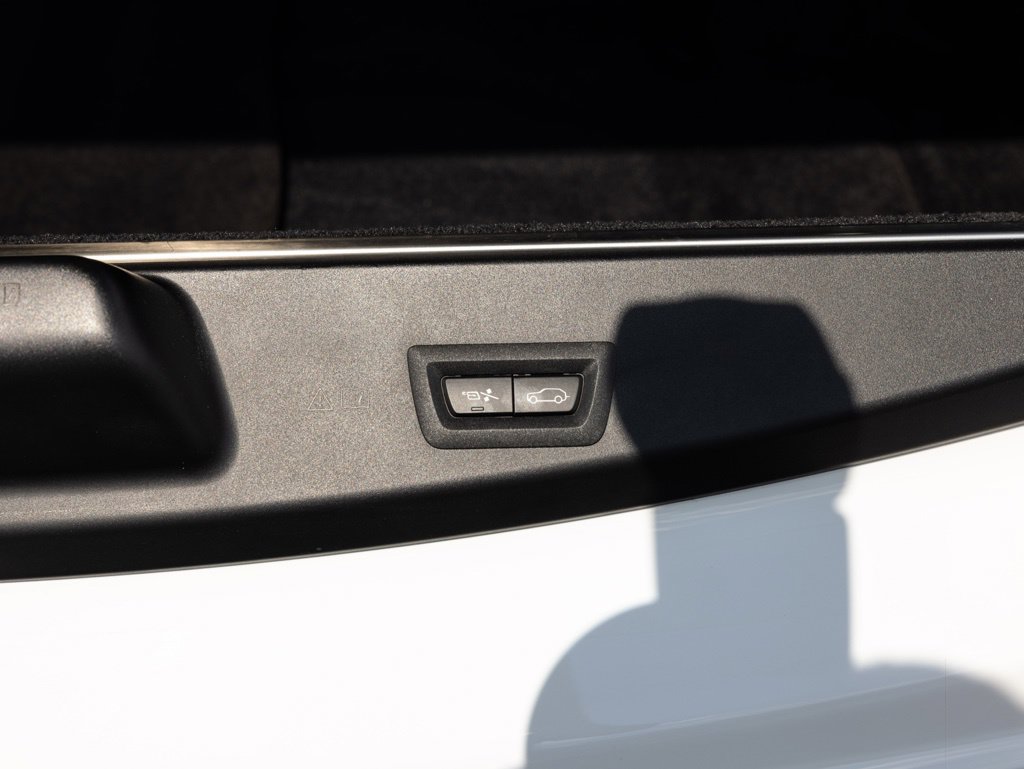 Certified 2022 Rolls-Royce Cullinan Black Badge w/ Dark Exterior Package AWD/4WD image 65