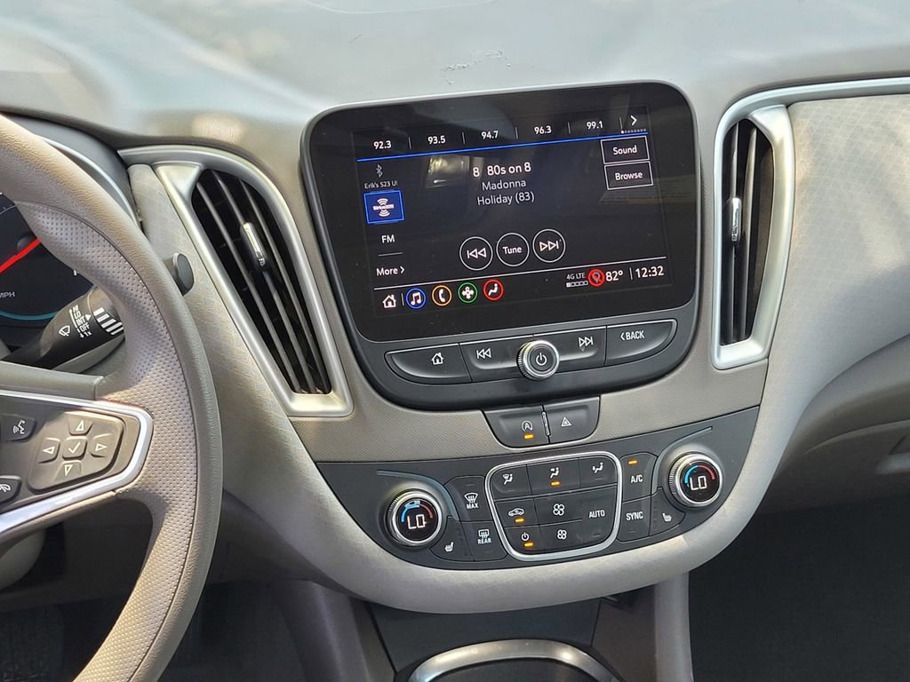 Used 2022 Chevrolet Malibu LT image 19