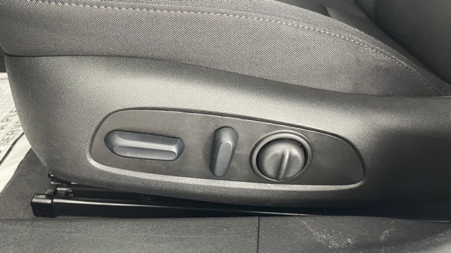 Used 2024 Chevrolet Malibu LT image 35