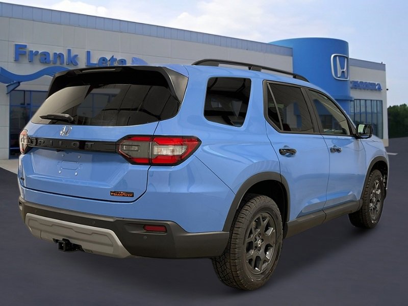 New 2025 Honda Pilot TrailSport image 8