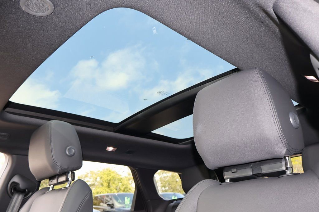 Used 2026 Land Rover Range Rover Evoque Dynamic SE image 25