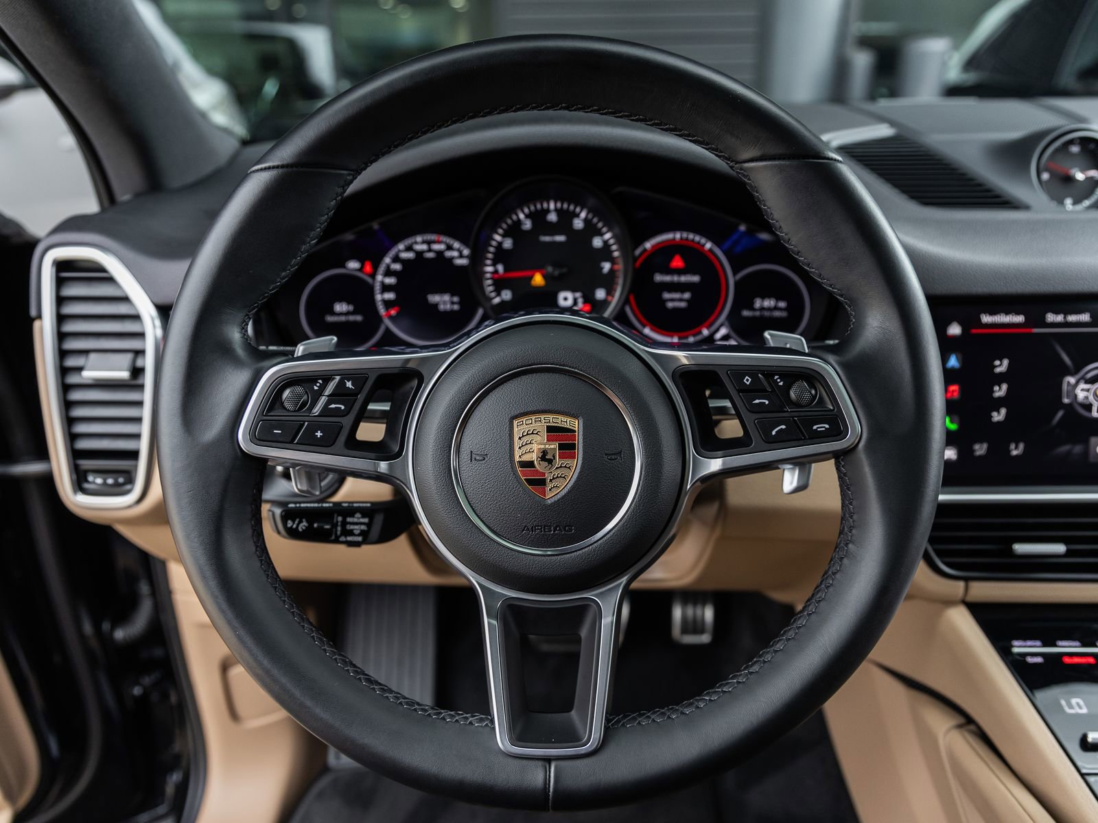 Certified 2023 Porsche Cayenne S Platinum image 30