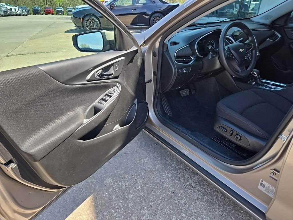 Used 2024 Chevrolet Malibu LT FWD image 27