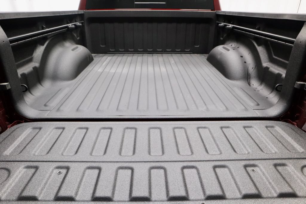 Used 2024 RAM 1500 Laramie AWD/4WD image 15