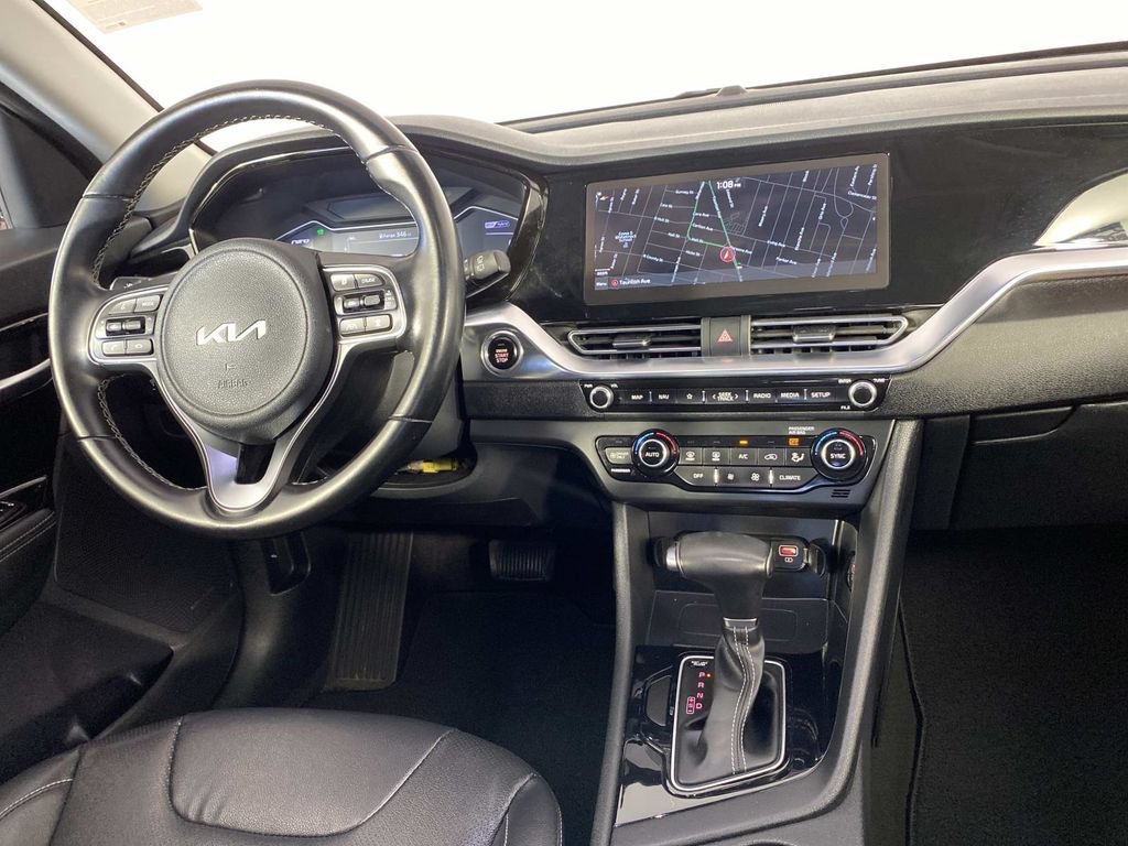 Used 2022 Kia Niro Touring Special Edition FWD image 14