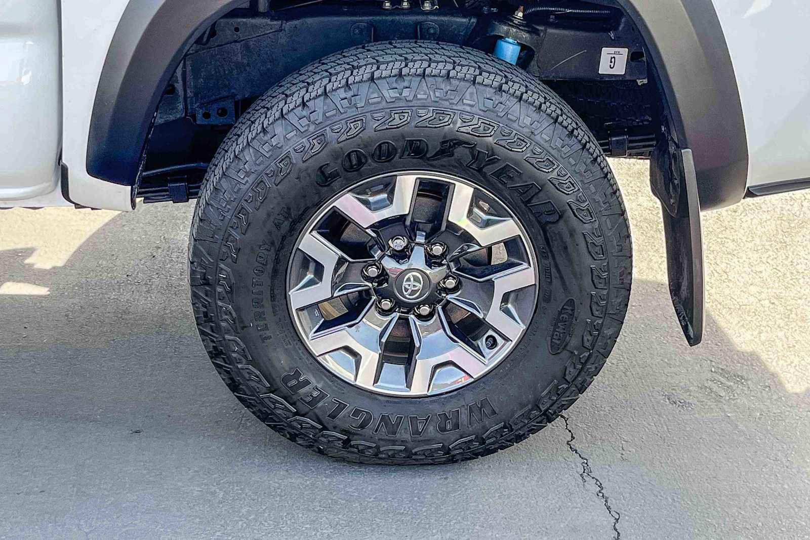 Used 2022 Toyota Tacoma TRD Off-Road image 10