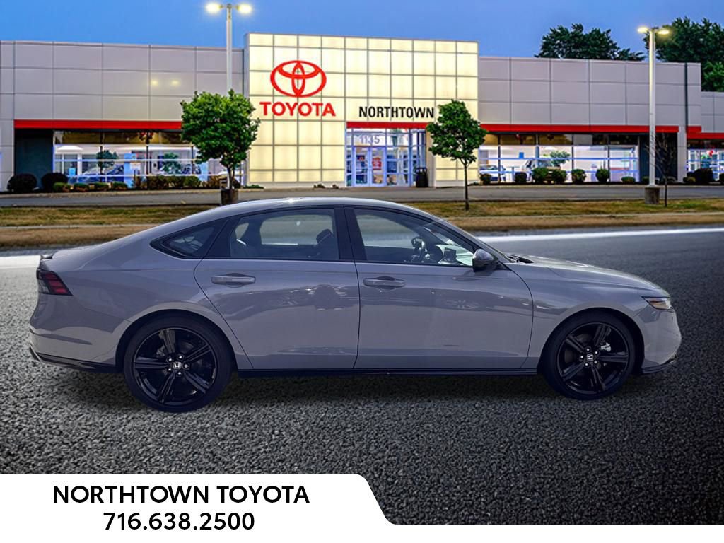 Used 2023 Honda Accord Sport image 11