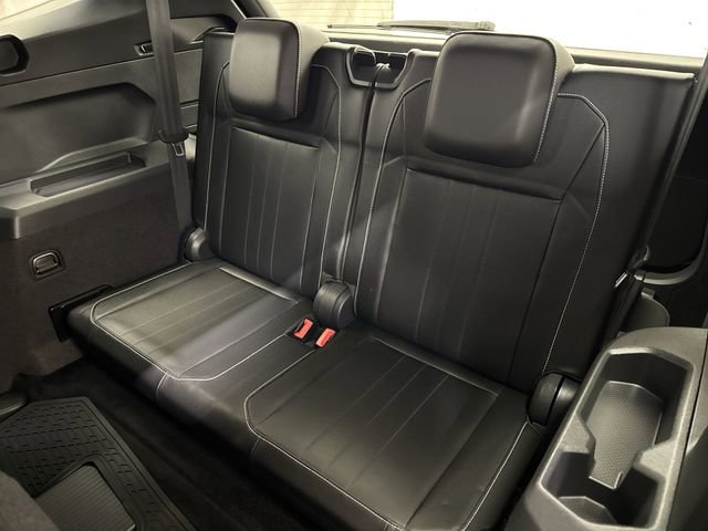 Used 2022 Volkswagen Tiguan SE R-Line image 14