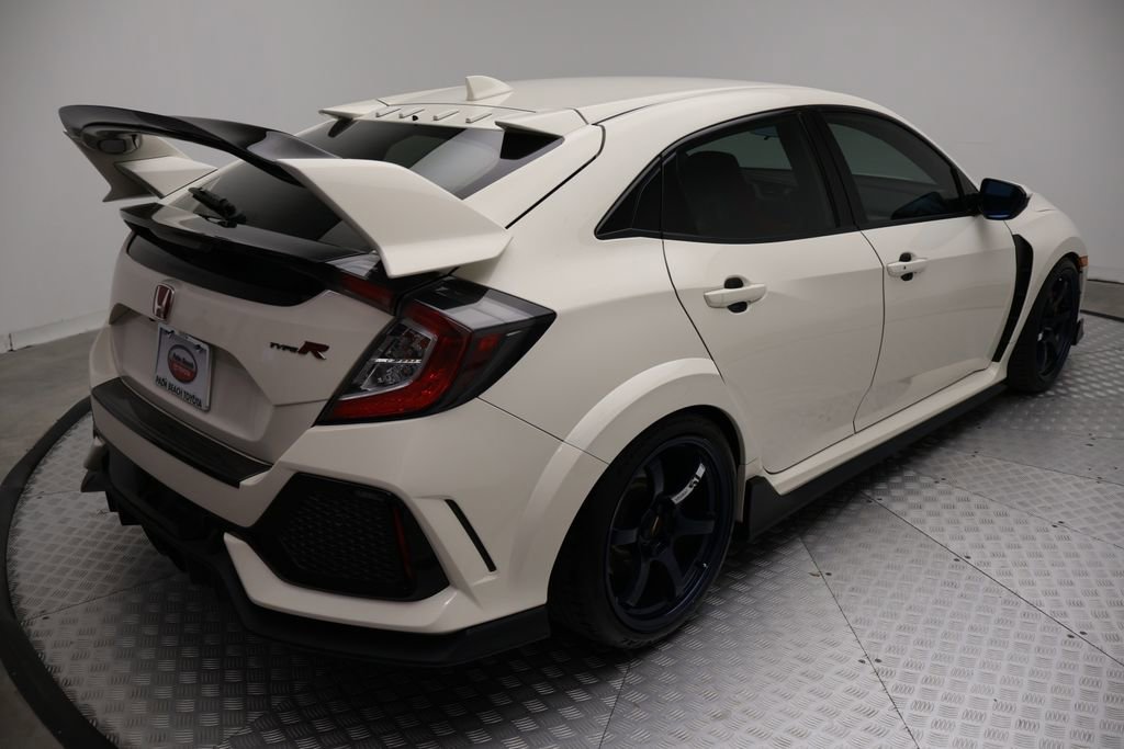 Used 2018 Honda Civic Type R image 8