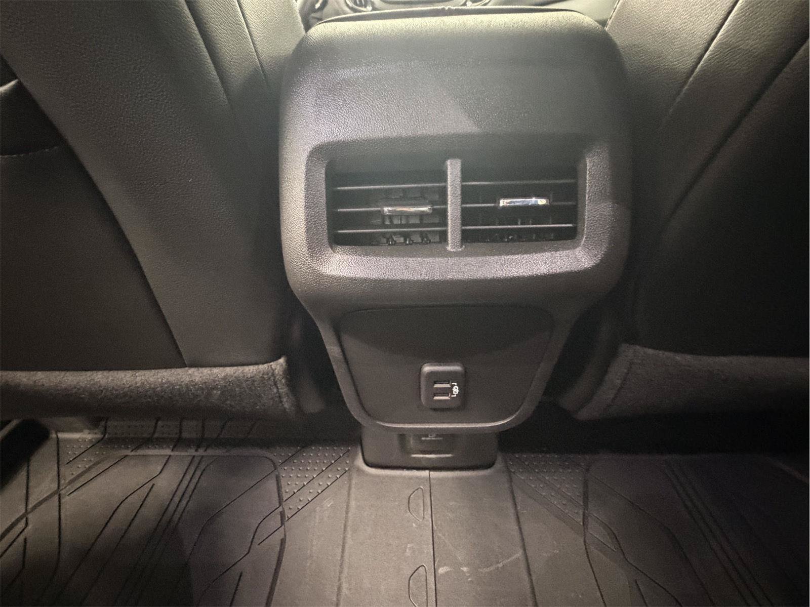 Used 2024 Chevrolet Equinox RS w/ RS Leather Package FWD image 26