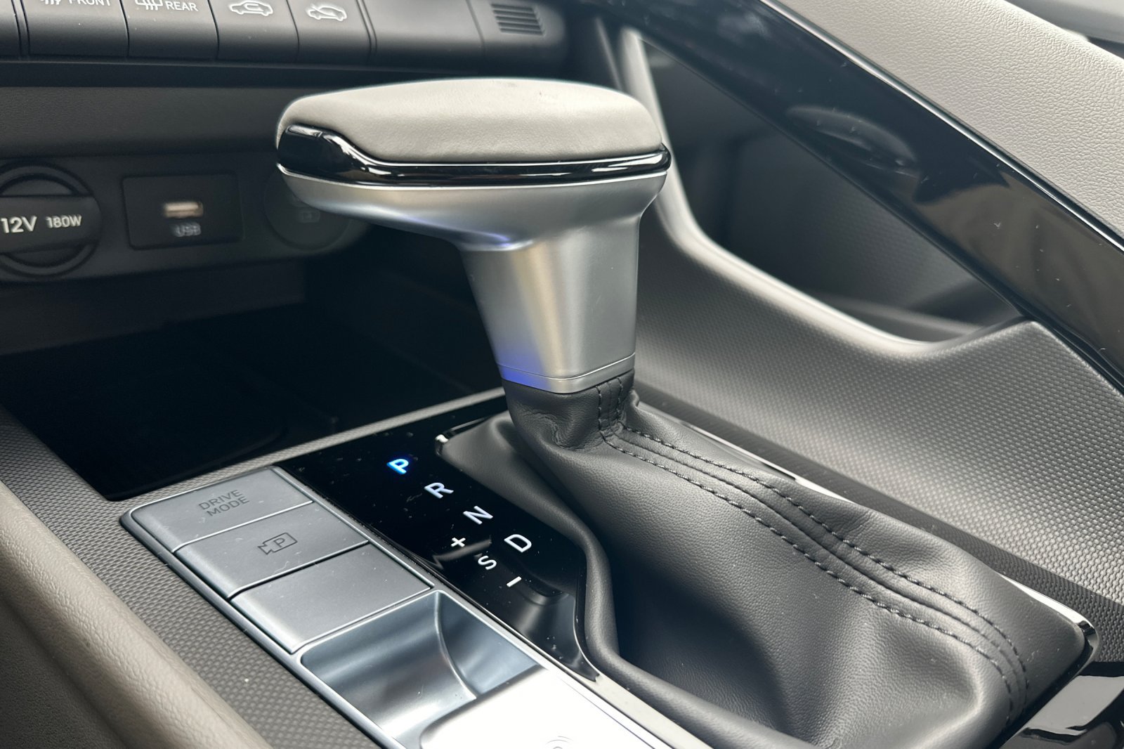 New 2026 Hyundai Elantra Sport FWD image 21