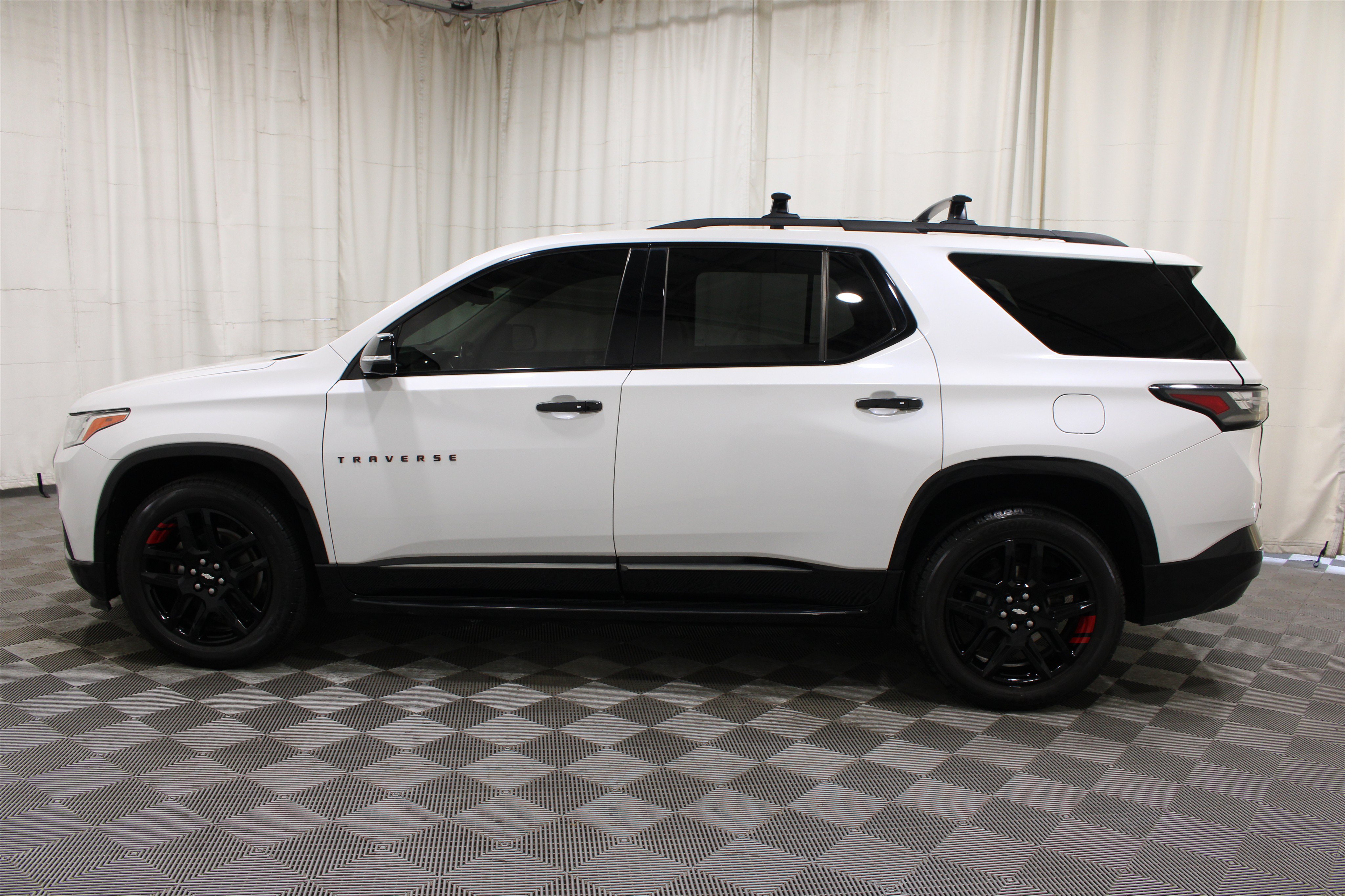 Used 2020 Chevrolet Traverse Premier w/ Redline Edition FWD image 37