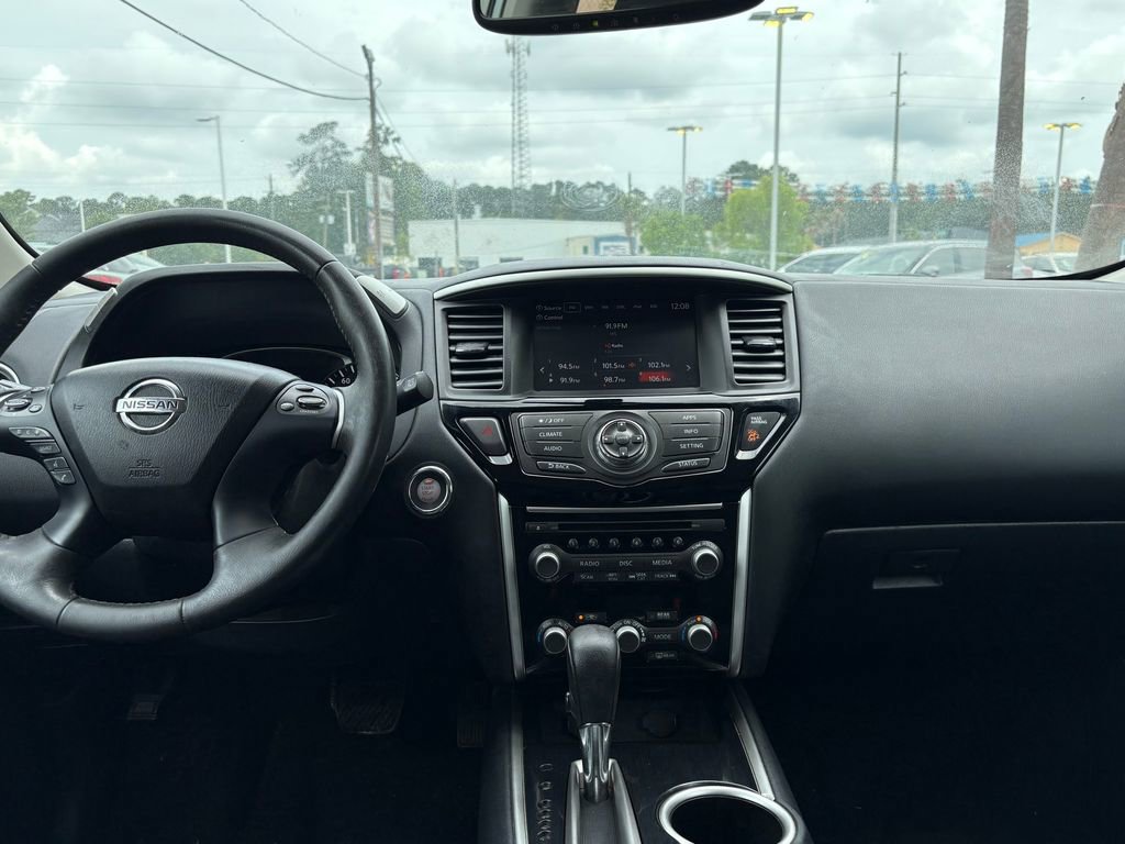 Used 2017 Nissan Pathfinder SV FWD image 5