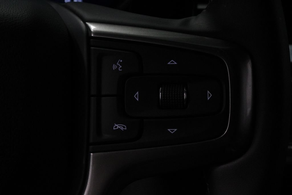Used 2024 Chevrolet Silverado 1500 LT AWD/4WD image 28