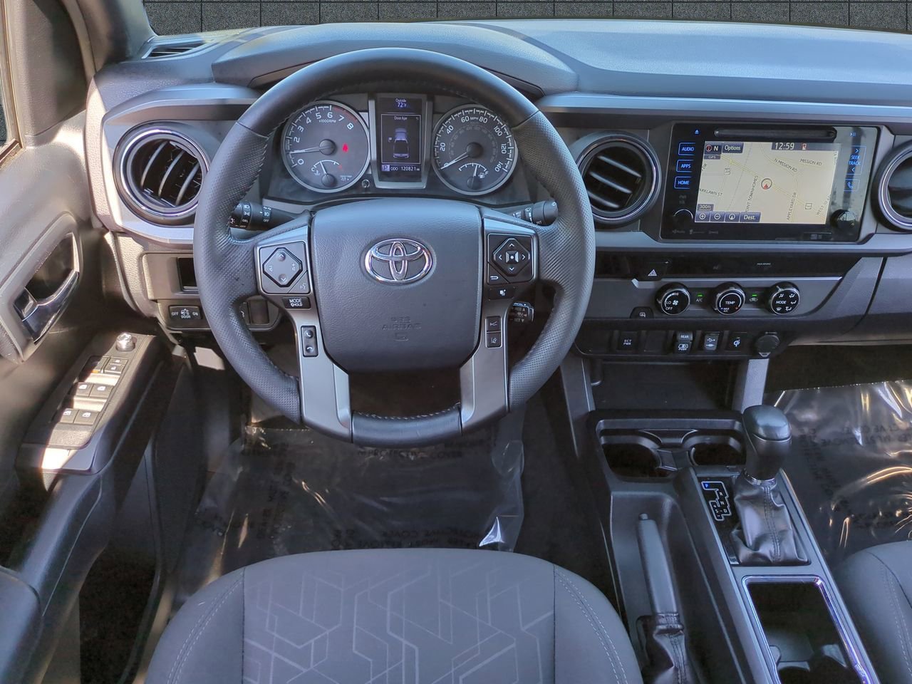 Used 2018 Toyota Tacoma TRD Sport image 16